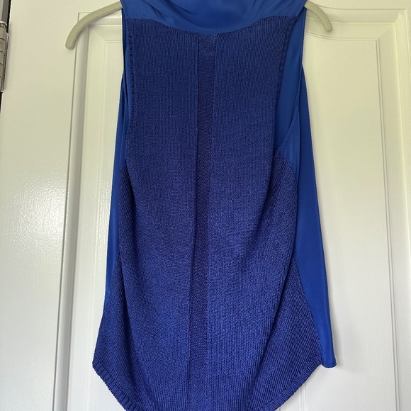 Blue Crossover Mixed-Media Sleeveless Parker Blouse - Picture 4 of 4